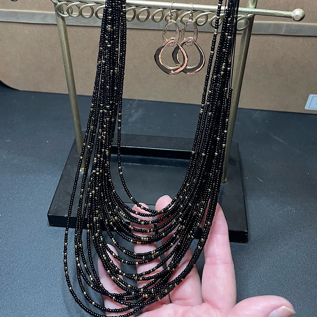 Black And Gold Necklace Collar Multi Strand Black And Gold Seed Beads 15$